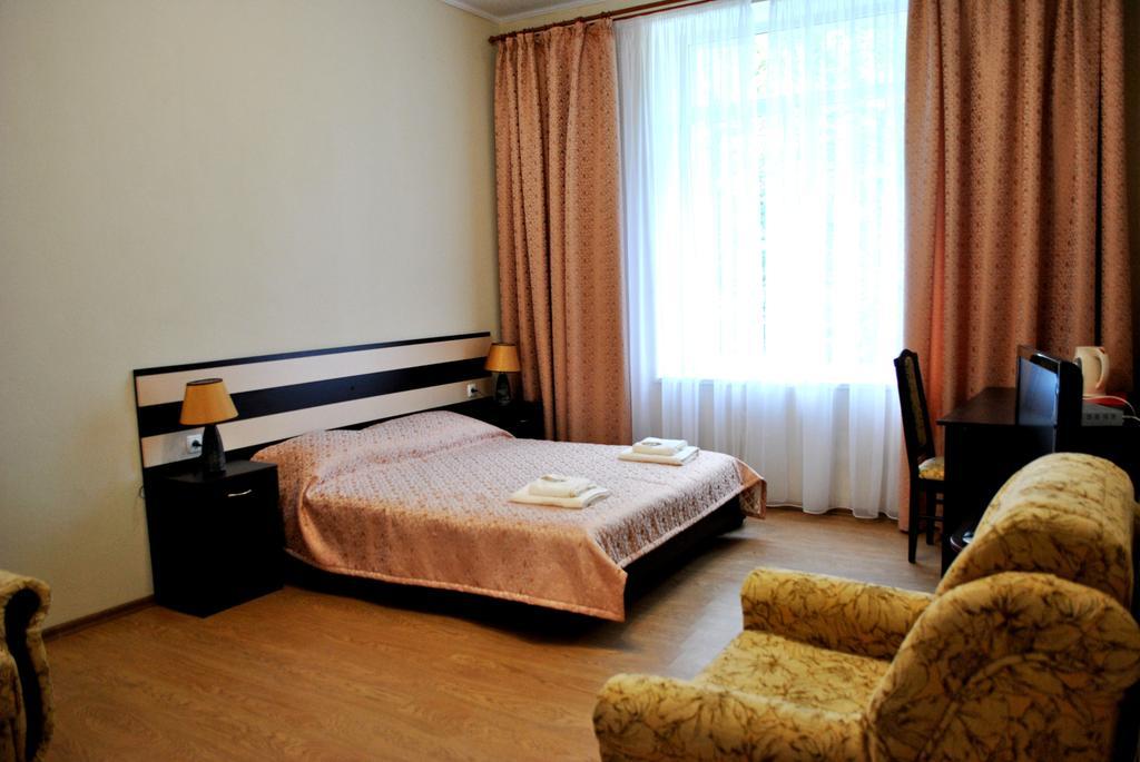 Elegia Hotel Jarkov Habitación foto
